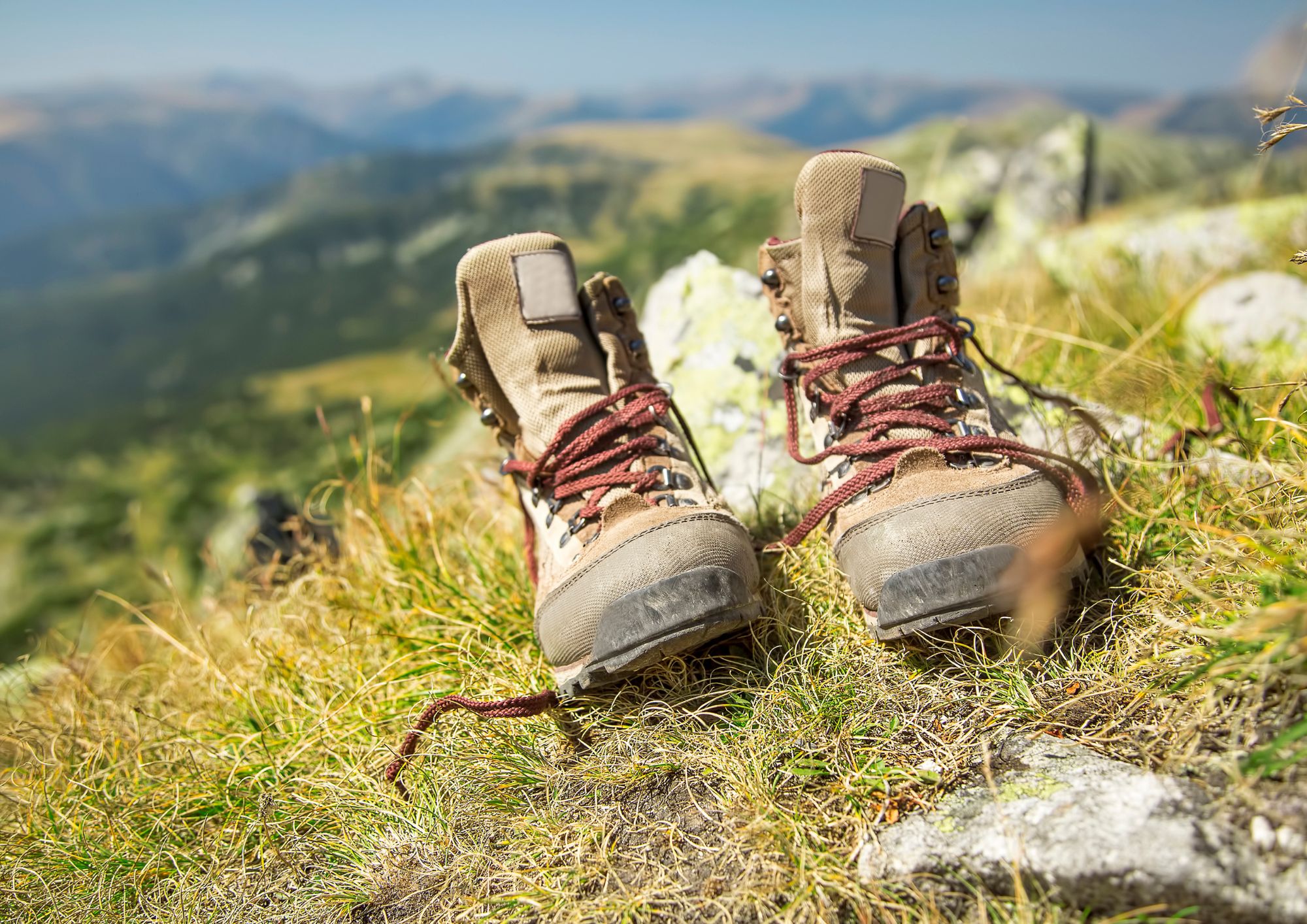 איך לבחור נעלי טיולים