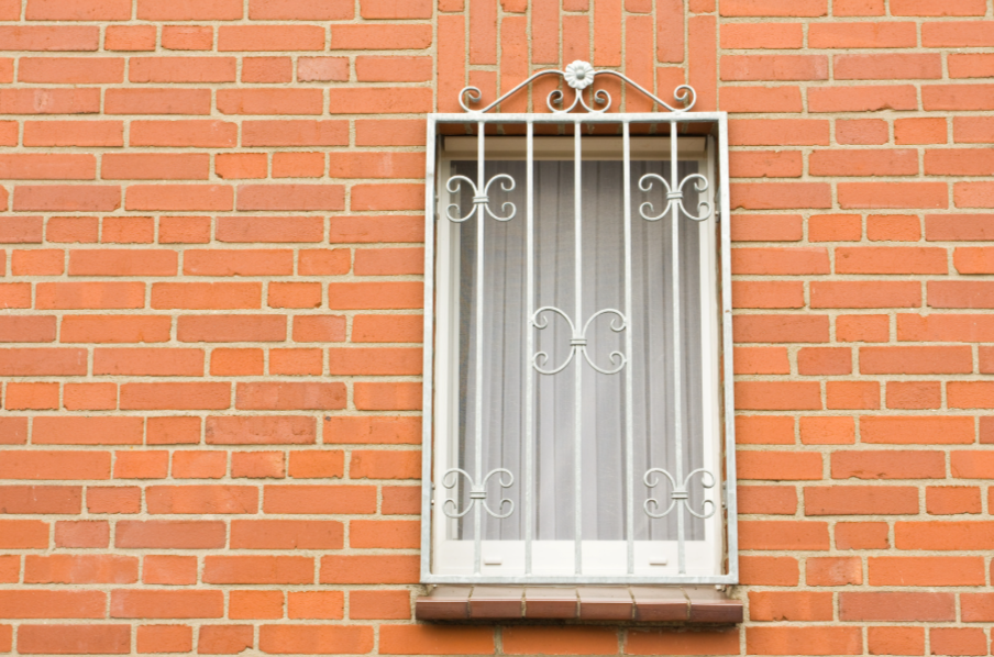 סורגים שקופים להתקנה עצמית