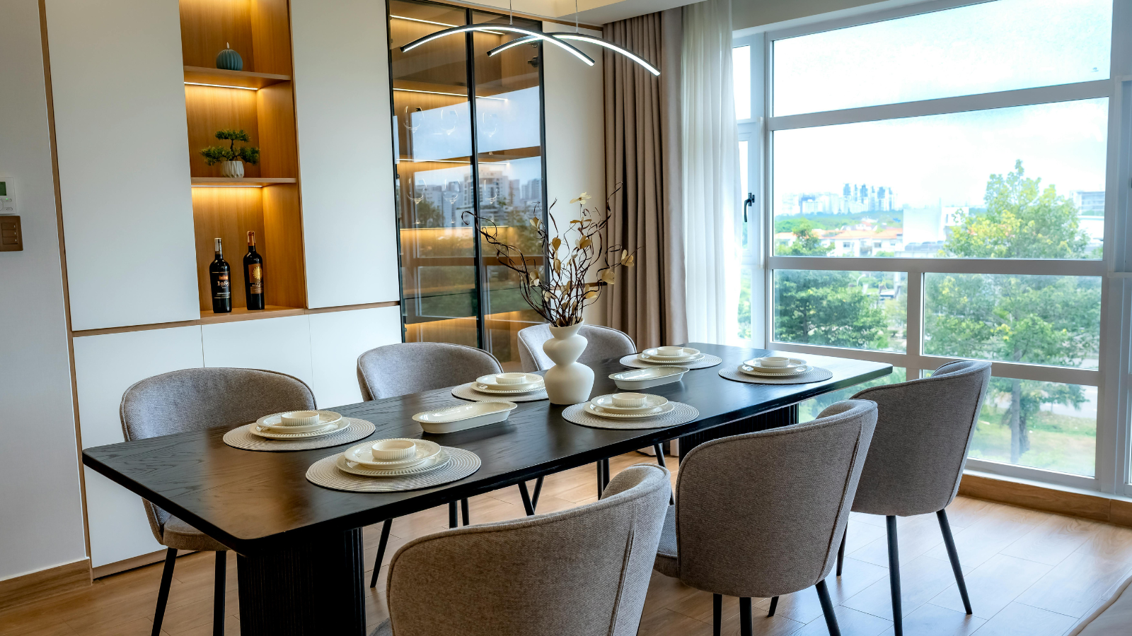 עיצוב קיר פינת אוכל